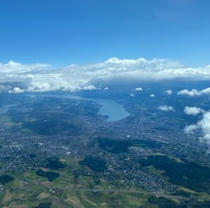 공항 출발 직후 상공에서 본 취리히
