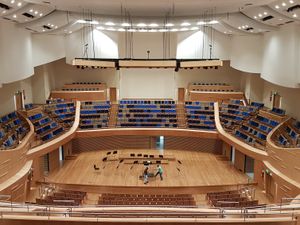 미나스 제라이스 홀은 이타마르 프랑코 대통령 문화센터에 있으며, 미나스 제라이스 필하모닉 오케스트라의 본거지이다.