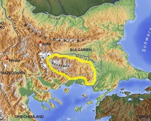 트라키아 지방. 노란색 굵은 선은 로도피 산맥.