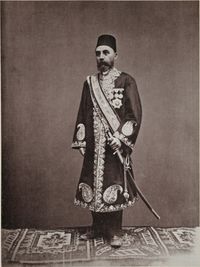 헤자즈 주지사이자 사령관인 오스만 누리 파샤(가지 오스만 누리 파샤와 혼동하지 말 것)의 헤자즈 근무 중 촬영 사진.