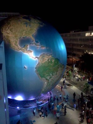 노스캐롤라이나 자연과학 박물관 자연 연구 센터(Nature Research Center)의 일부인 SECU 데일리 플래닛(SECU Daily Planet)