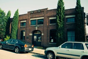 웨어하우스 지구(Warehouse District)의 비데리 초콜릿 공장(Videri Chocolate Factory)