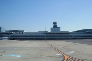 프라하의 국제공항은 바츨라프 하벨 프라하 공항으로 이름이 변경되었다.