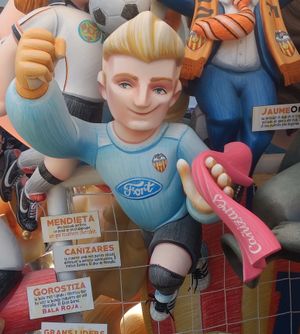 2019년 파야스 축제의 카니사레스 인형