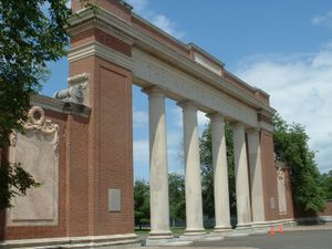 예일 체육 단지의 월터 캠프 게이트