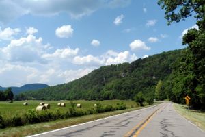 어퍼 버팔로 황야의 박슬리 계곡에 있는 21번 고속도로