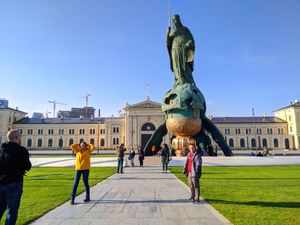 스테판 네마냐 벨그라드 중앙역 앞 기념비