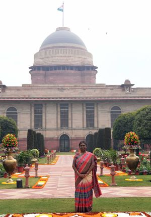 대통령 관저인 라슈트라파티 바반에서 무르무 대통령