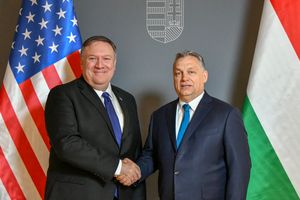 2019년 2월 부다페스트(Budapest)에서 폼페이오(Mike Pompeo)와 오르반(Viktor Orbán)