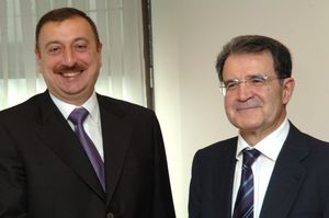 2004년, 프로디와 아제르바이잔 대통령 일함 알리예프