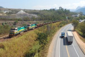 발레가 티모테오에서 철광석을 운반하는 열차