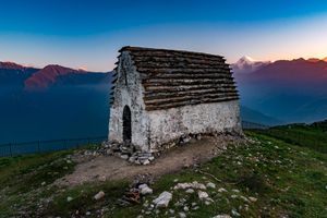 묘아틀롬 산에 있는 고대 인구시 사원 묘아첼리