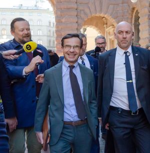 2022년 10월, 크리스테르손이 의장 안드레아스 노를렌을 만나러 가는 모습.