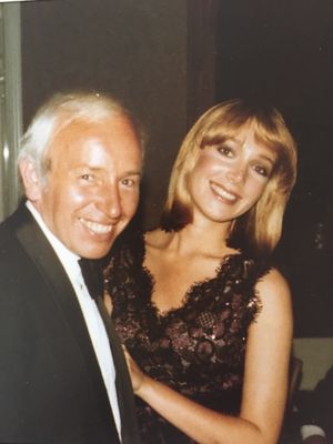 존 서티스와 그의 두 번째 부인 재니스 시어라