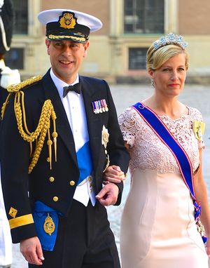 2013년 스톡홀름에서 열린 마들렌 공주와 크리스토퍼 오닐의 결혼식에 참석한 에드워드와 소피