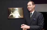 2011년 에드워드가 글로스터셔주 예이트의 청소년 센터를 개관함.