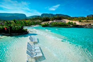 칼다스 노바스(Caldas Novas)에 있는 리우 퀀테 리조트(Rio Quente Resorts)의 온천수를 이용한 파도 풀