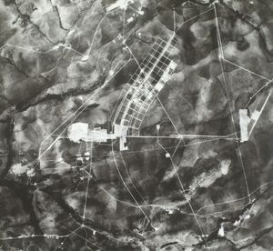 1958년 브라질리아. 아사 술(Asa Sul)만 임대되었고, 부처 광장(Ministries Esplanade)도 보인다.