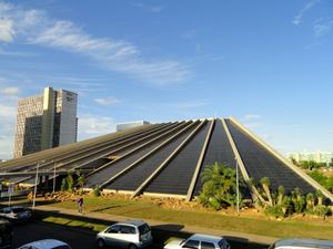 클라우디오 산토로 국립극장