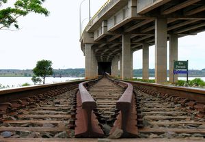노르테 브라질 철도(Ferrovia Norte Brasil), 마투 그로수두술주와 상파울루주 사이 파라나 강을 가로지르는 구간