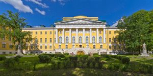 뇌터는 1928년에서 1929년 겨울 동안 모스크바 국립대학교에서 강의했다.