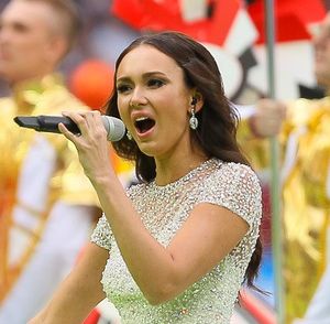 아이다 가리풀리나, 볼가 타타르인 출신 리릭 소프라노 가수