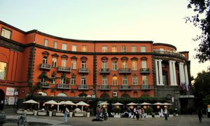 1926년부터 운영 중인 그랜드 호텔 예레반(Grand Hotel Yerevan)