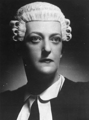 마가렛 배티(Margaret Battye), 1930년대 오스트레일리아 법정 복장