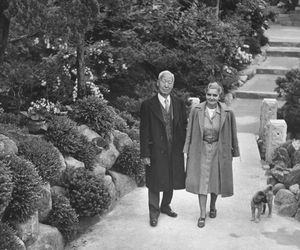 1948년, 5·10 선거 직후 이승만 박사가 부인 프란체스카와 이화장의 정원에서 미국 잡지 《라이프》와 인터뷰를 하고 있다.