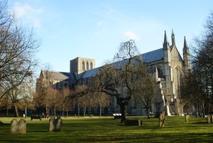 윈체스터 대성당(Winchester Cathedral), 긴 내부를 보여주는 사진