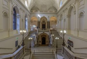 본관의 대계단 (Feststiege)