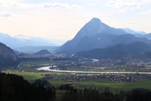 쿠프슈타인과 펜들링 산이 보이는 인 계곡