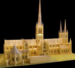 대성당 내부에 있는 대성당의 이전 첨탑을 보여주는 모형