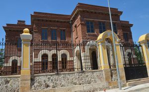 에디르네 대시나고그 뒤편의 행정 건물