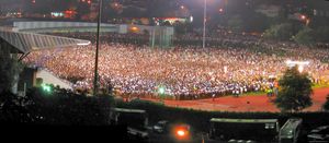 세랑군 경기장에서 열린 노동당 선거 유세