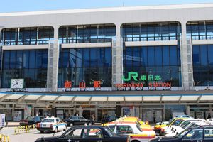 고리야마역 정면(2015년 4월 촬영)