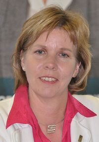 2016년부터 2024년까지 당수를 역임한 안나-마야 헨리크손(Anna-Maja Henriksson)