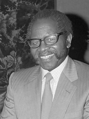 올리버 탐보(Oliver Tambo), 1967년부터 1991년까지 망명 중인 ANC 의장.