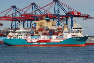 예테보리 항구는 노르딕 국가 중 가장 큰 항구이다.