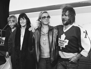 ABBA는 역대 최고 베스트셀러 음악 아티스트 중 하나이다