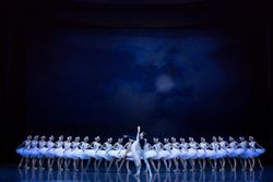 1막 2장 호숫가의 파 드되