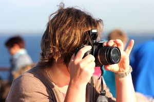 사진 촬영을 하려는 사람