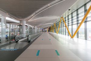 터미널 건물 내부