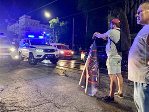 반란 당시 바그너 그룹 깃발을 든 로스토프의 한 남성