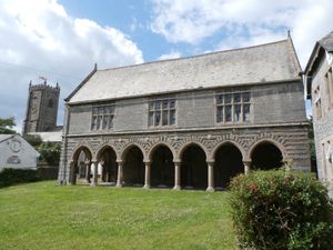 플림프턴 구 문법학교, 1658년 설립, 1664년 건축, 교장이었던 조슈아 레이놀즈의 아버지가 다녔던 학교