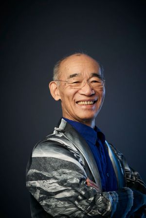 감독이자 작가인 토미노 요시유키는 자신이 쓴 소설을 바탕으로 기동전사 건담 역습의 샤아를 제작했다.