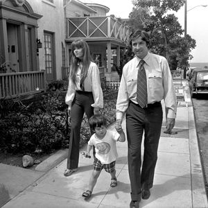 폰다와 톰 헤이든, 그리고 그들의 아들 트로이, 산타 모니카, 1976