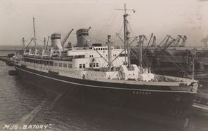 폴란드의 MS 바토리호가 그디니아 항(그디니아)에 정박한 모습, 1937~1939년경