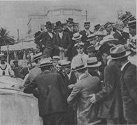 1917년 여름, 베니젤로스의 정적들과 함께 망명 중인 메탁사스