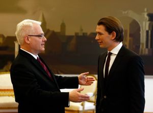 쿠르츠와 크로아티아 대통령 이보 요시포비치. 장관 취임 후 첫 해외 방문, 2013년 12월 20일